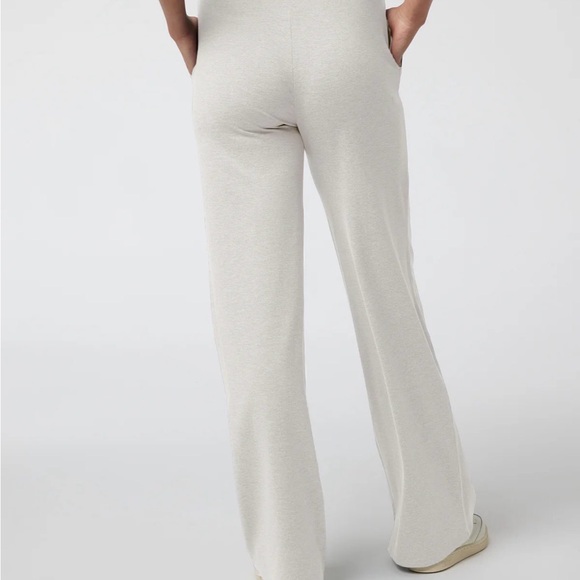 Vuori Halo Essential Wideleg Pant - Picture 7 of 8